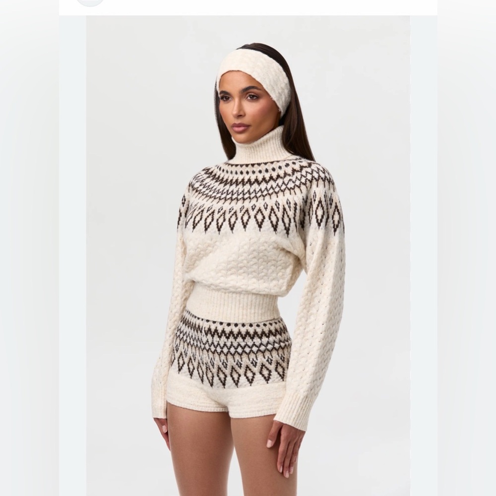 Naked Wardrobe KNIT TURTLENECK FAIR ISLE SWEATER and shorts set size XS